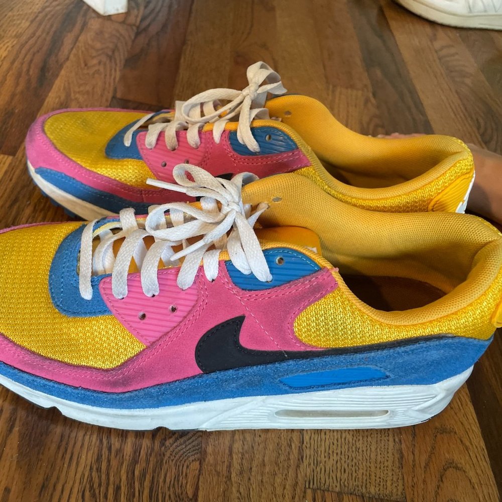 Nike Men's Size 12 colorful airmax